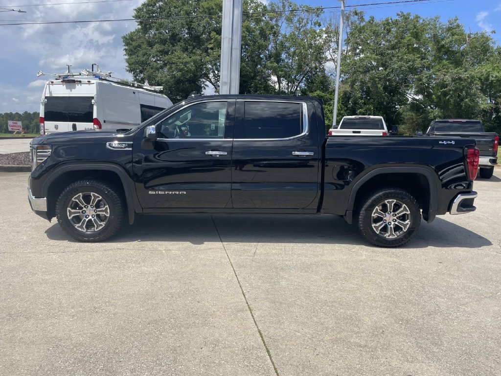 Used 2025 GMC Sierra 1500 SLT AWD/4WD image 2