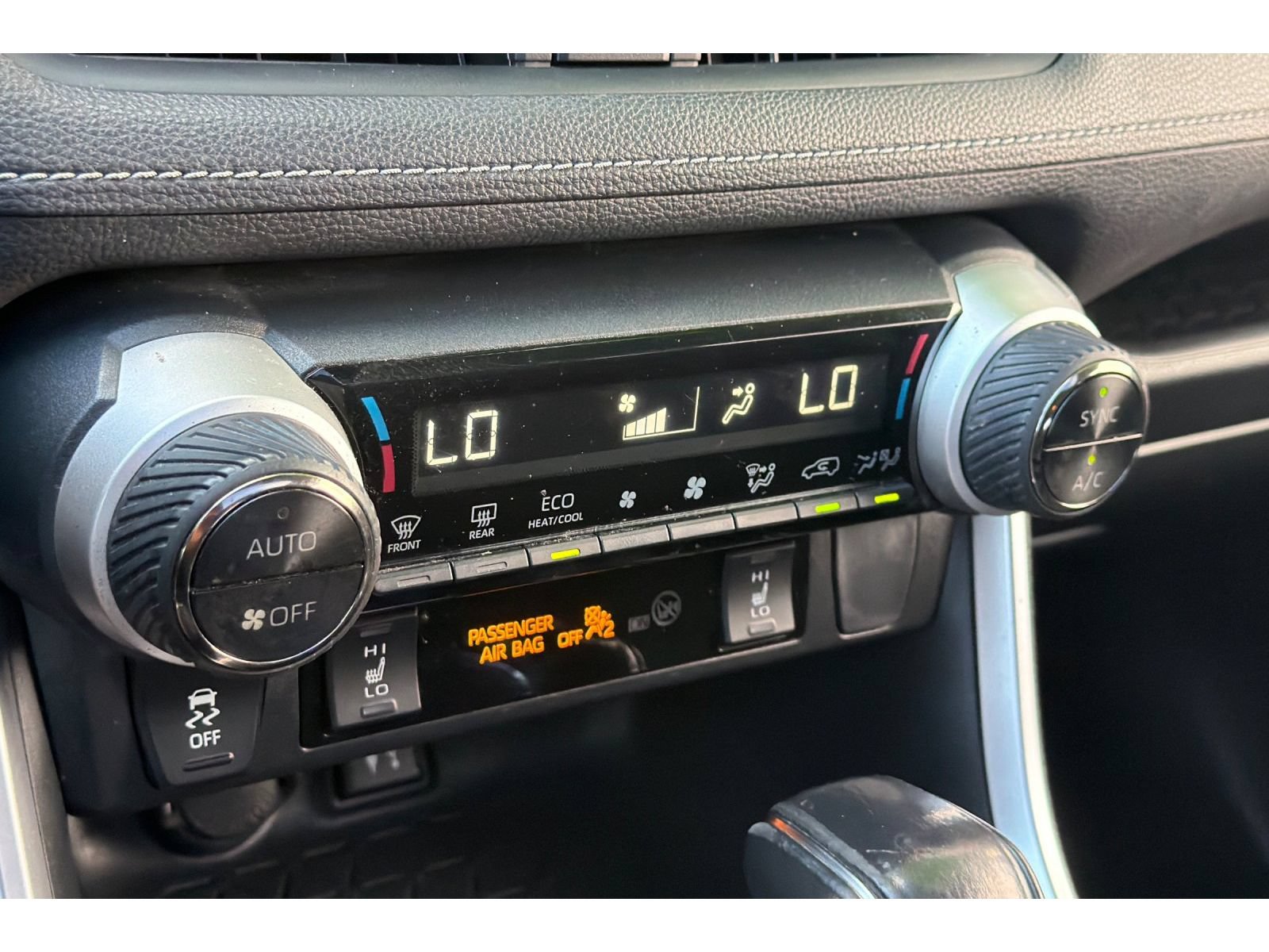 Used 2019 Toyota RAV4 XLE AWD/4WD image 23