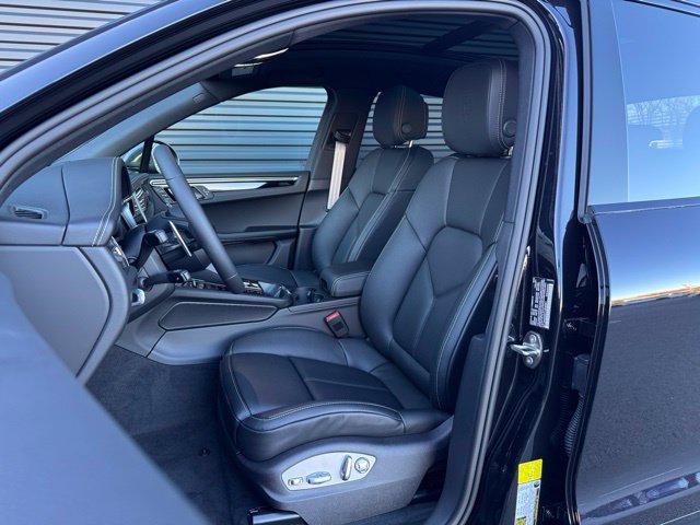 New 2026 Porsche Macan Turbo AWD/4WD image 5