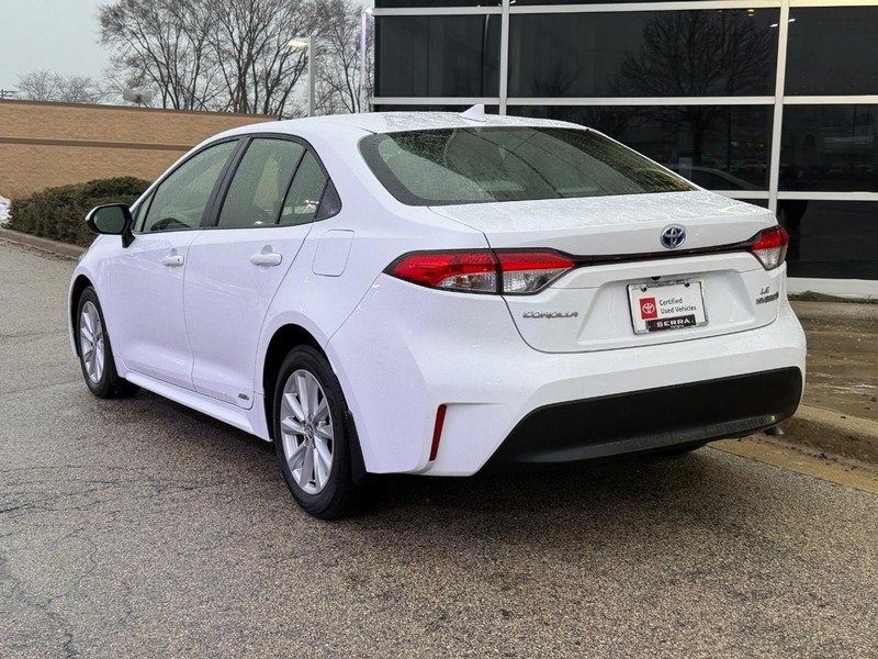 Used 2023 Toyota Corolla LE w/ LE Premium Package image 5