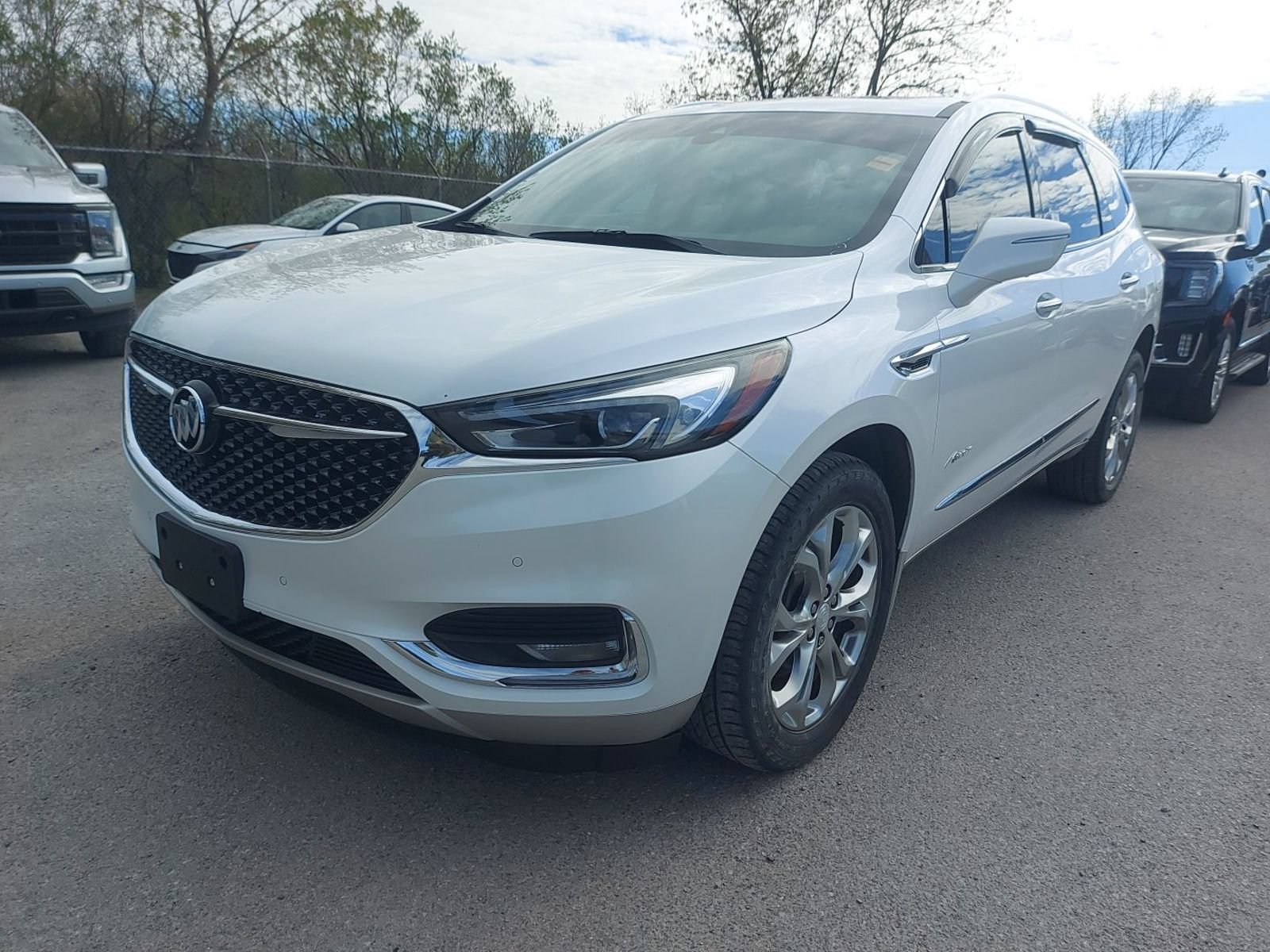 Used 2018 Buick Enclave Avenir w/ Avenir Technology Package AWD/4WD image 1