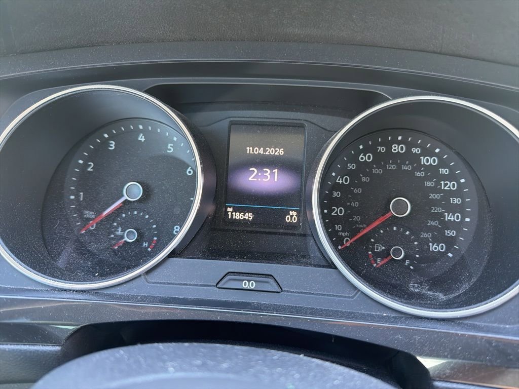 Used 2018 Volkswagen Tiguan SEL AWD/4WD image 2