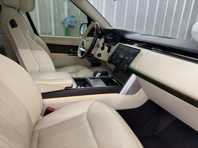 Used 2024 Land Rover Range Rover Long Wheelbase Autobiography AWD/4WD image 16