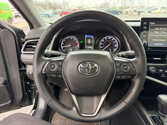 Used 2024 Toyota Camry SE image 19