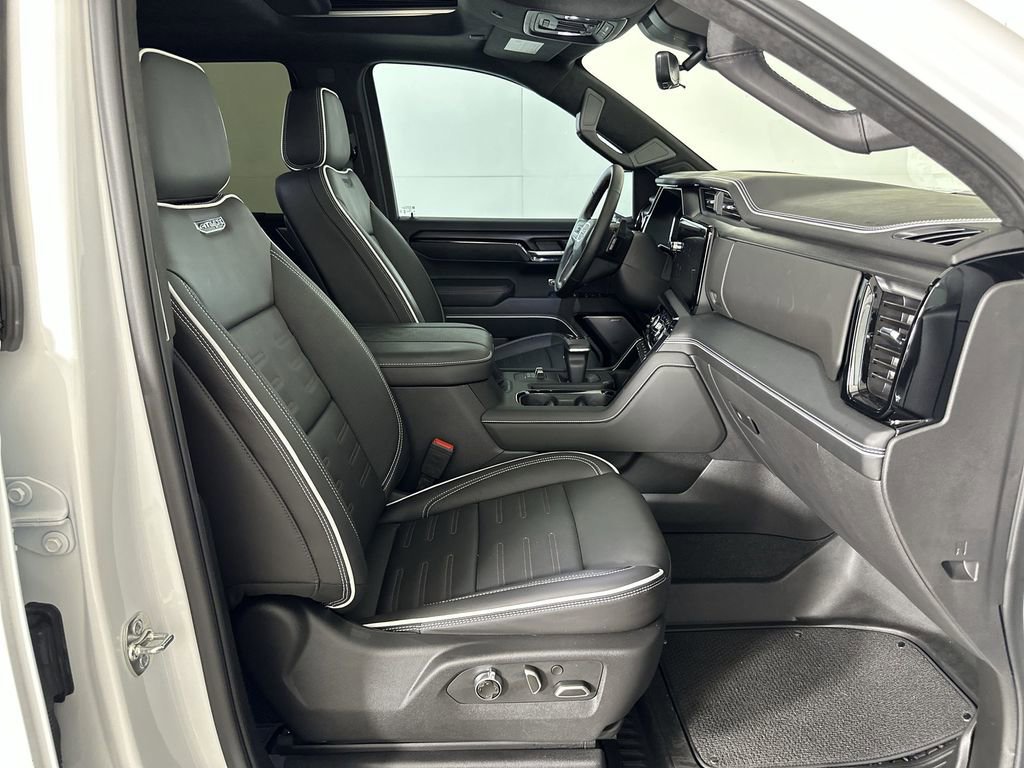 Used 2025 GMC Sierra 1500 AT4X image 29