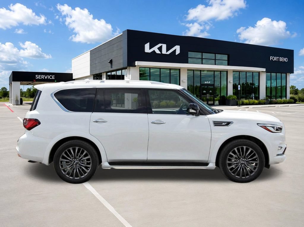 Used 2023 INFINITI QX80 Premium Select w/ All-Season Package RWD image 4