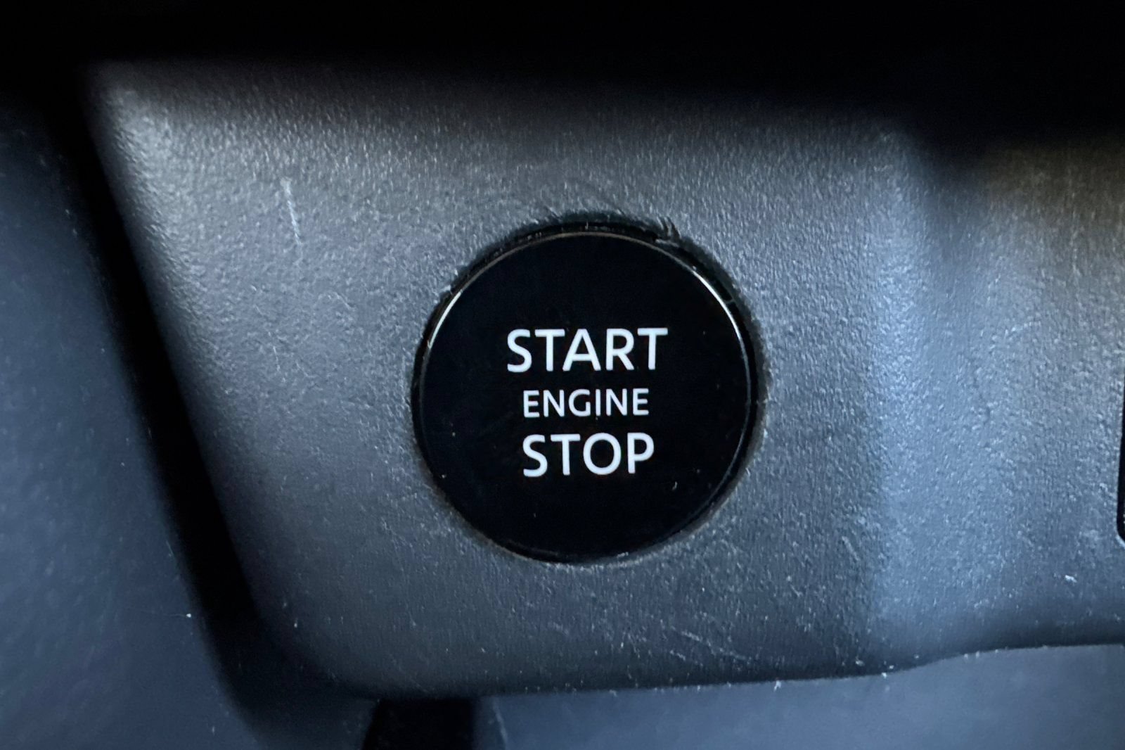 Used 2024 Nissan Rogue SV FWD image 24