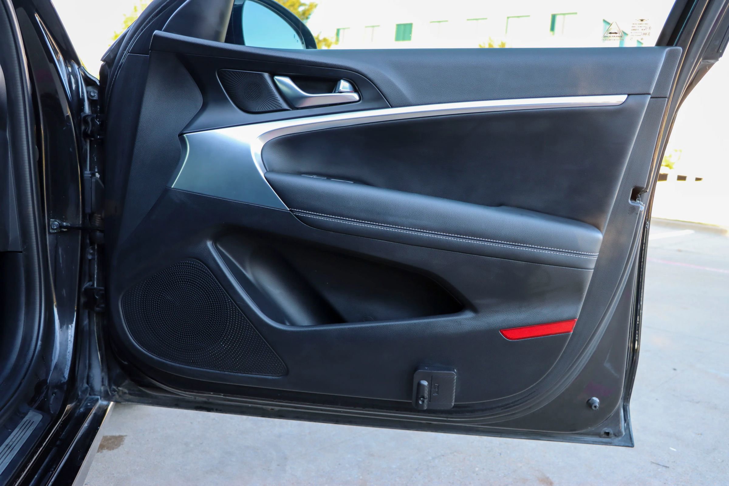 Used 2019 Genesis G70 2.0T Advanced image 9