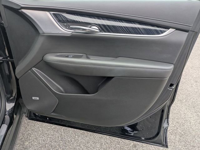 Used 2025 Cadillac XT6 Premium Luxury image 37