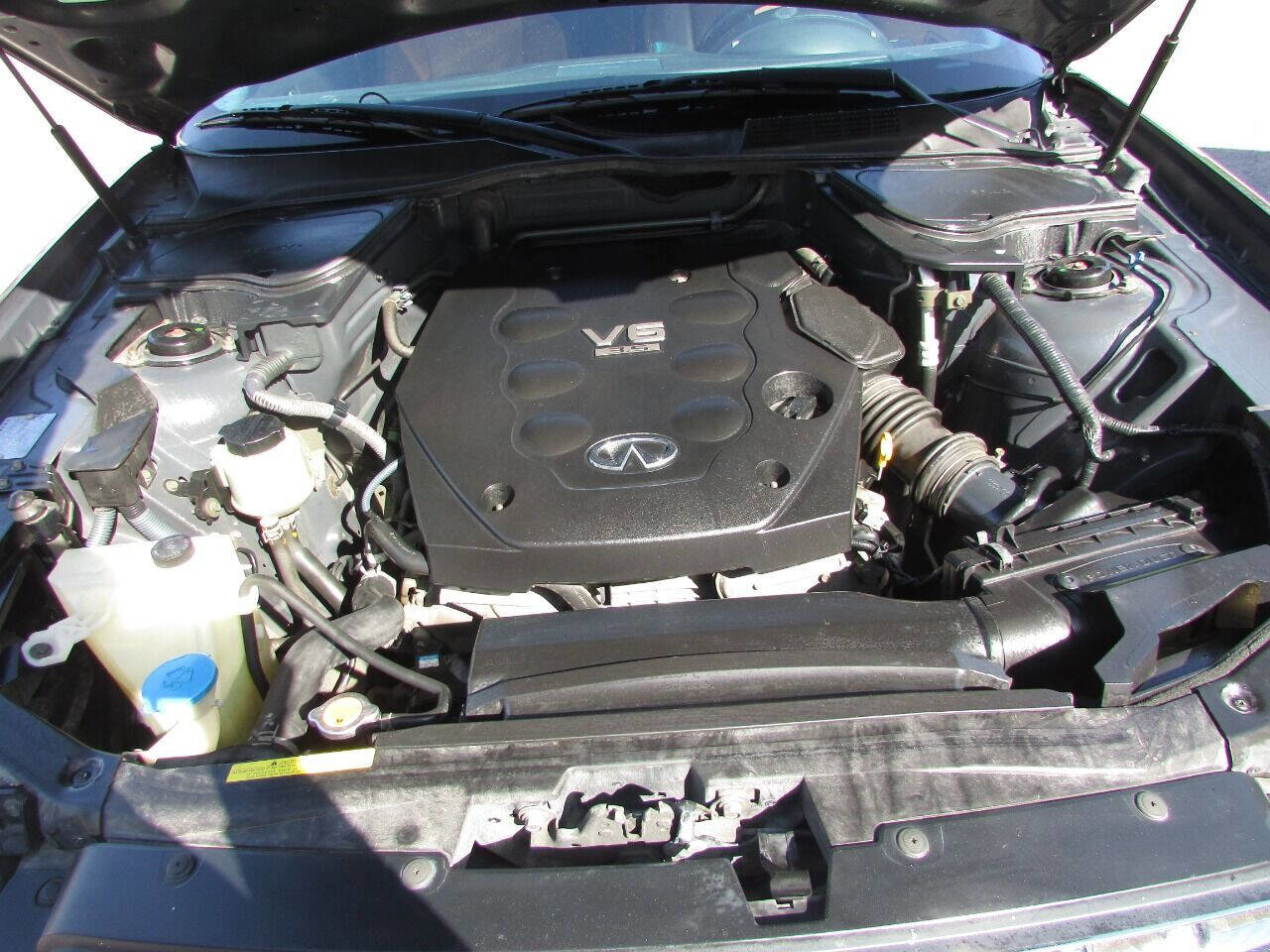 Used 2004 INFINITI FX35 2WD w/ Touring Pkg image 14