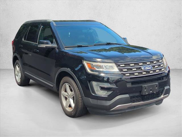 Used 2016 Ford Explorer XLT w/ Equipment Group 202A AWD/4WD image 3