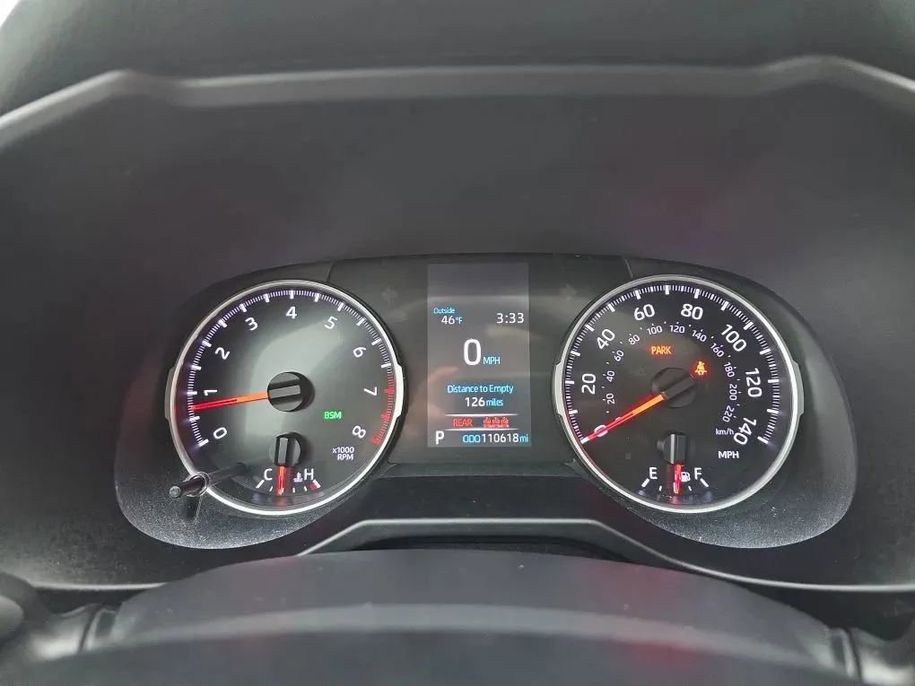 Used 2021 Toyota RAV4 XLE Premium image 19