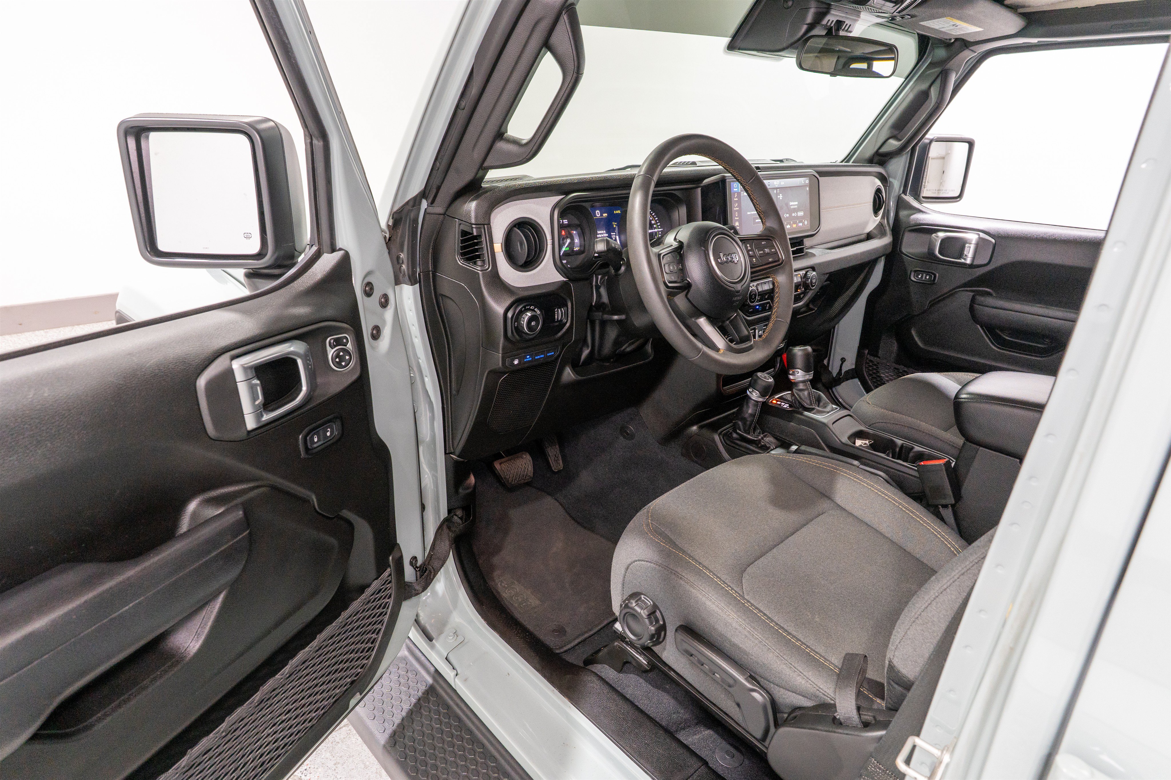 Used 2024 Jeep Wrangler Unlimited w/ Convenience Group AWD/4WD image 12