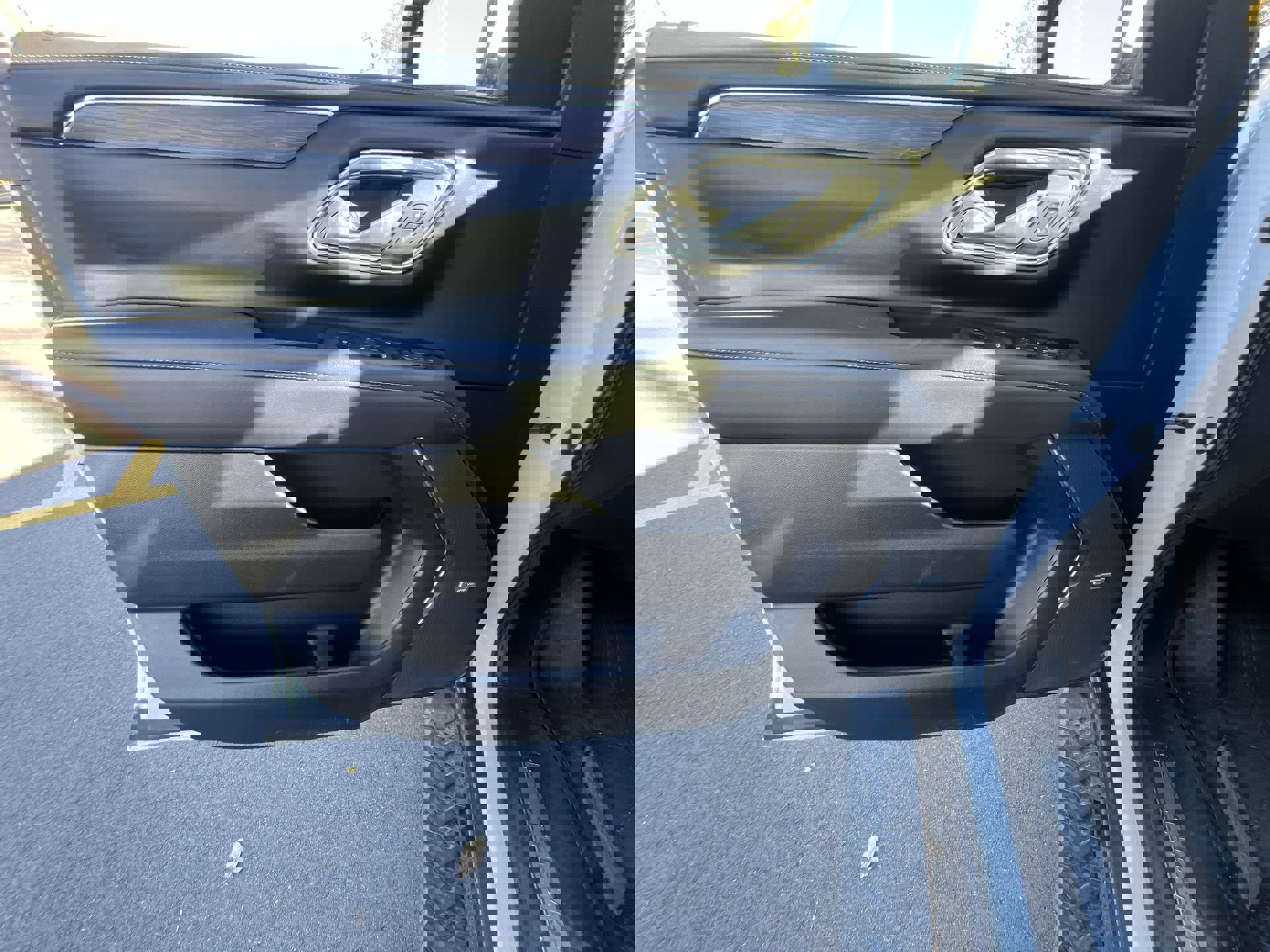 Certified 2023 Chevrolet Tahoe Z71 w/ Luxury Package image 23