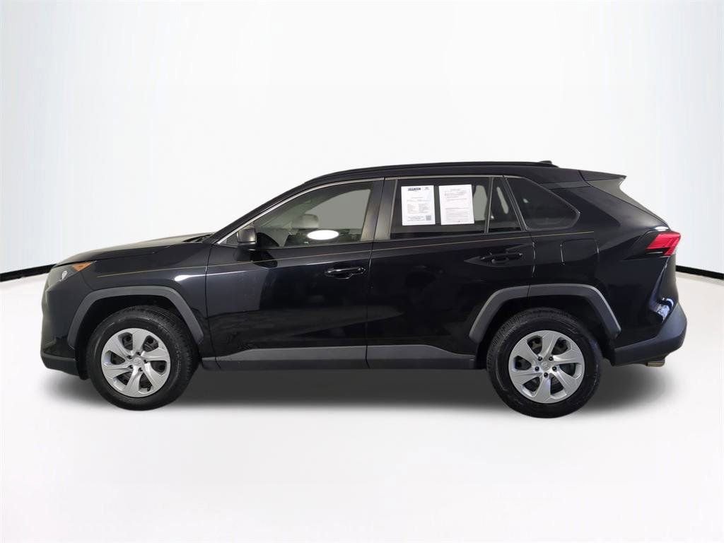 Used 2019 Toyota RAV4 LE image 8