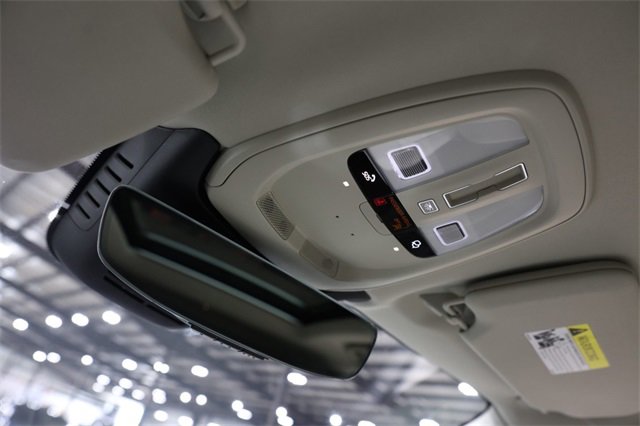 Used 2025 Volvo XC90 B6 Plus w/ Protection Package Premier image 8