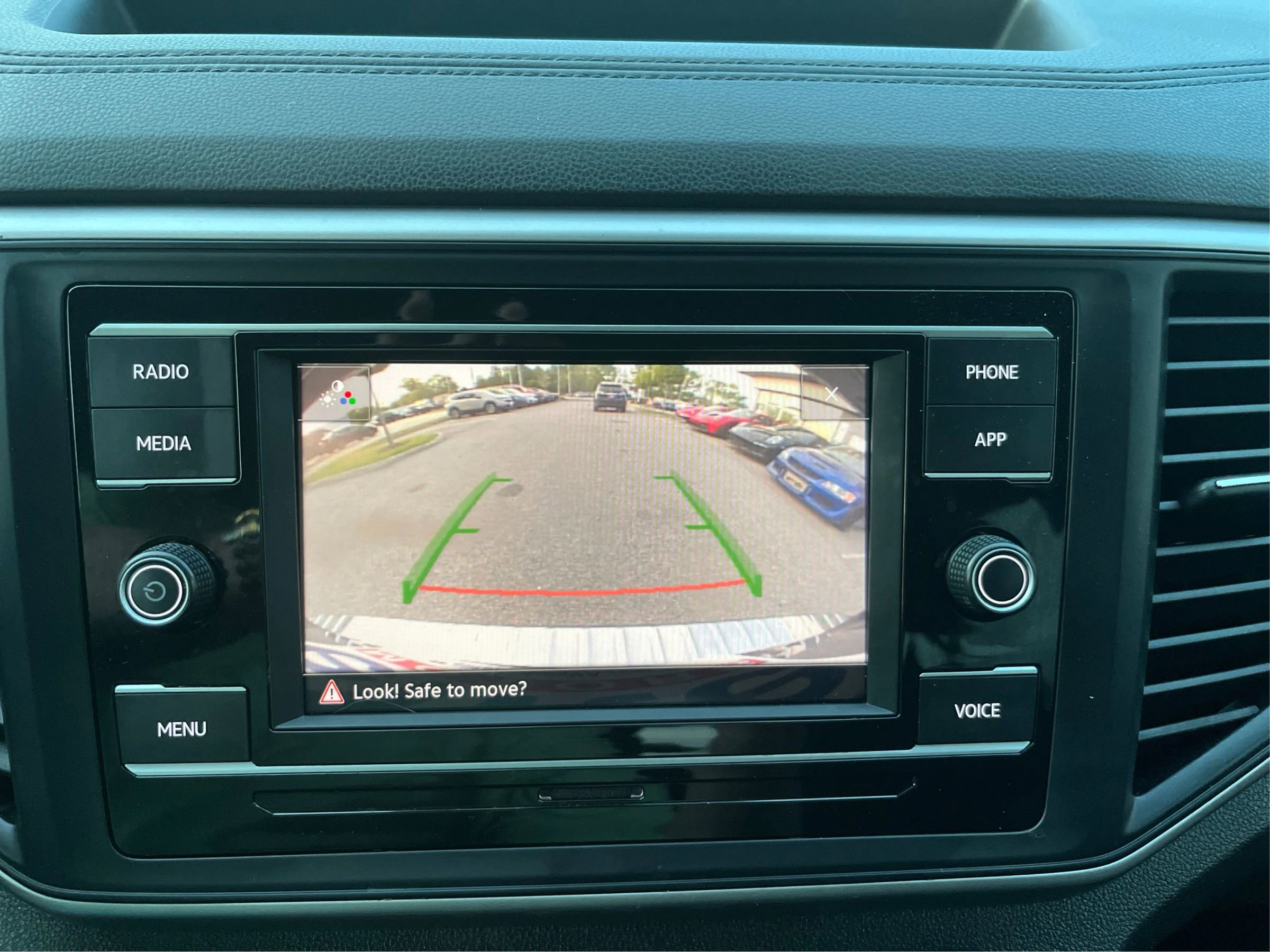 Used 2021 Volkswagen Atlas S image 33