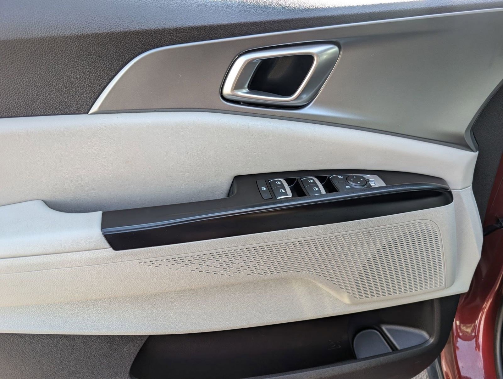 Used 2024 Kia Carnival LX image 14