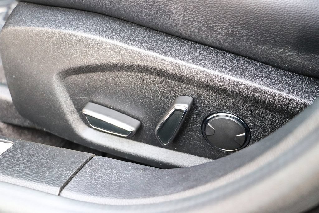 Used 2019 Ford Fusion Energi Titanium FWD image 24