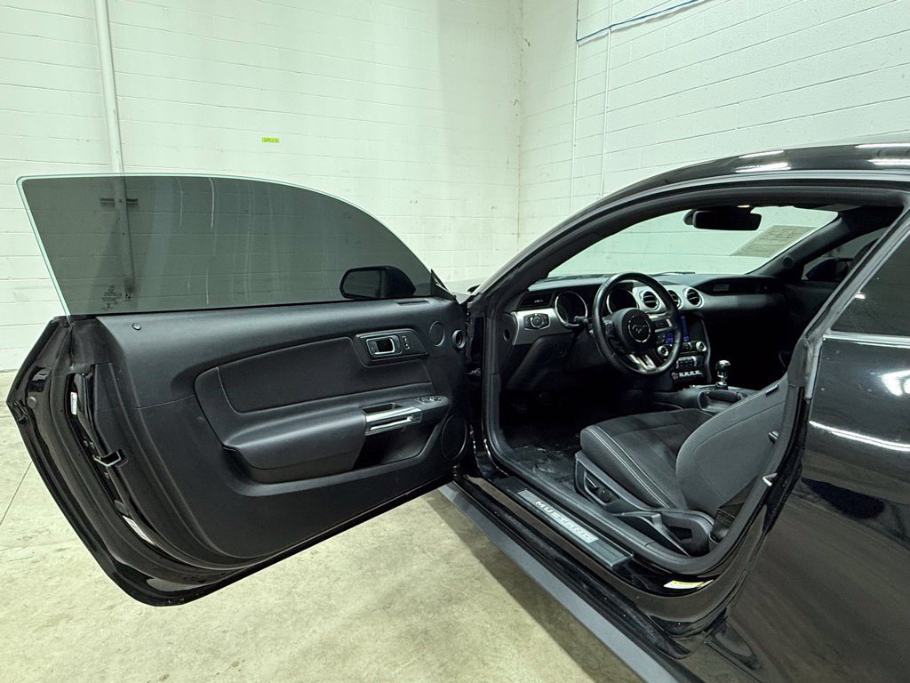 Used 2022 Ford Mustang GT w/ Equipment Group 301A RWD image 28