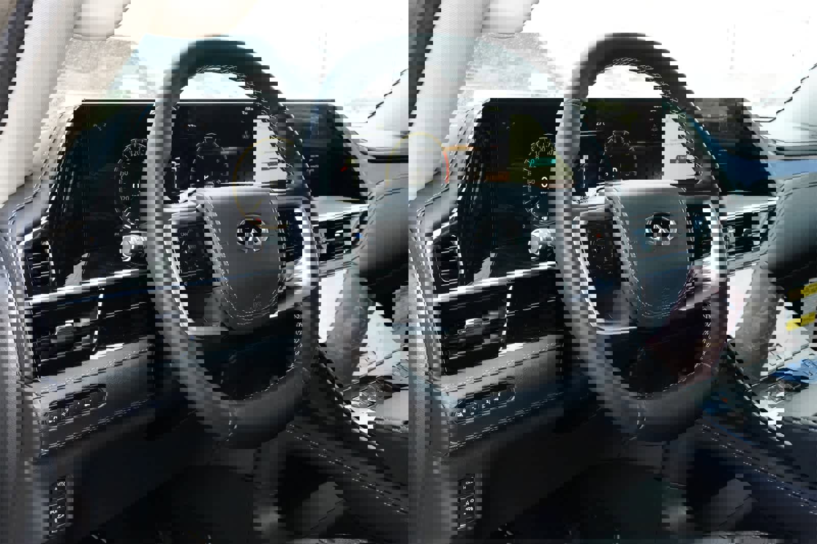 New 2025 INFINITI QX80 Sensory image 16