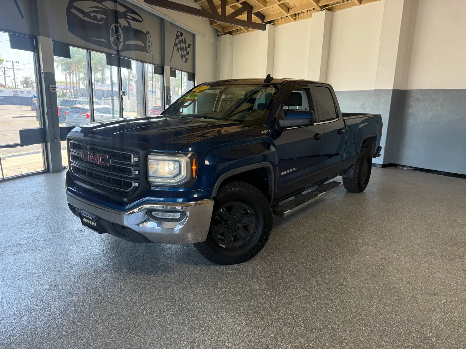 Used 2017 GMC Sierra 1500 SLE w/ SLE Value Package AWD/4WD image 3