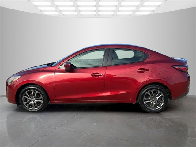 Used 2019 Toyota Yaris LE image 7