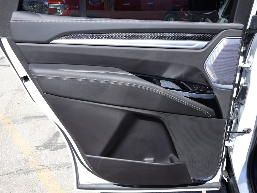 Certified 2025 Cadillac Escalade V AWD/4WD image 15