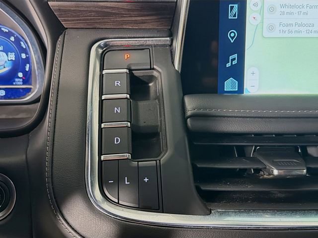 Used 2022 Chevrolet Tahoe Z71 w/ Luxury Package AWD/4WD image 20