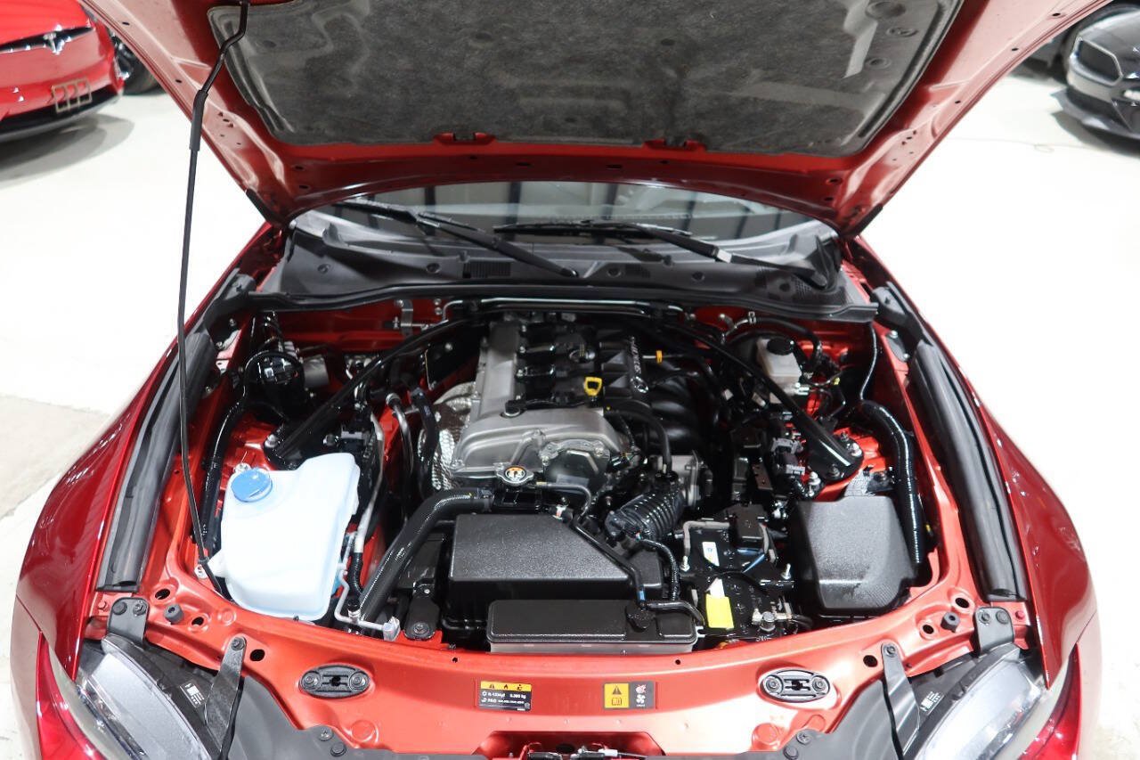 Used 2022 MAZDA MX-5 Miata RF Grand Touring RWD image 9
