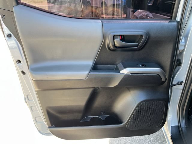 Used 2021 Toyota Tacoma SR5 RWD image 7