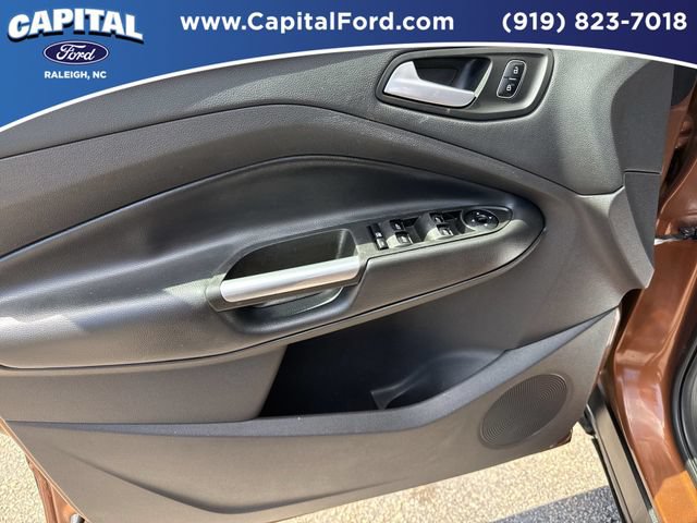 Used 2017 Ford Escape SE w/ SE Sport Appearance Package AWD/4WD image 20