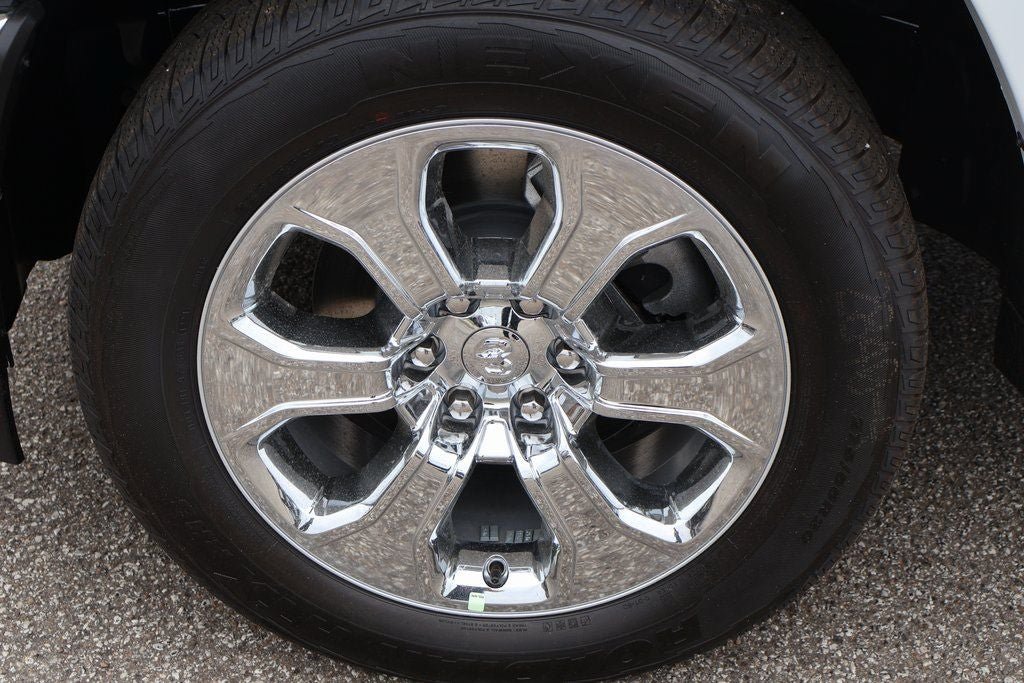 Used 2025 RAM 1500 Big Horn AWD/4WD image 9