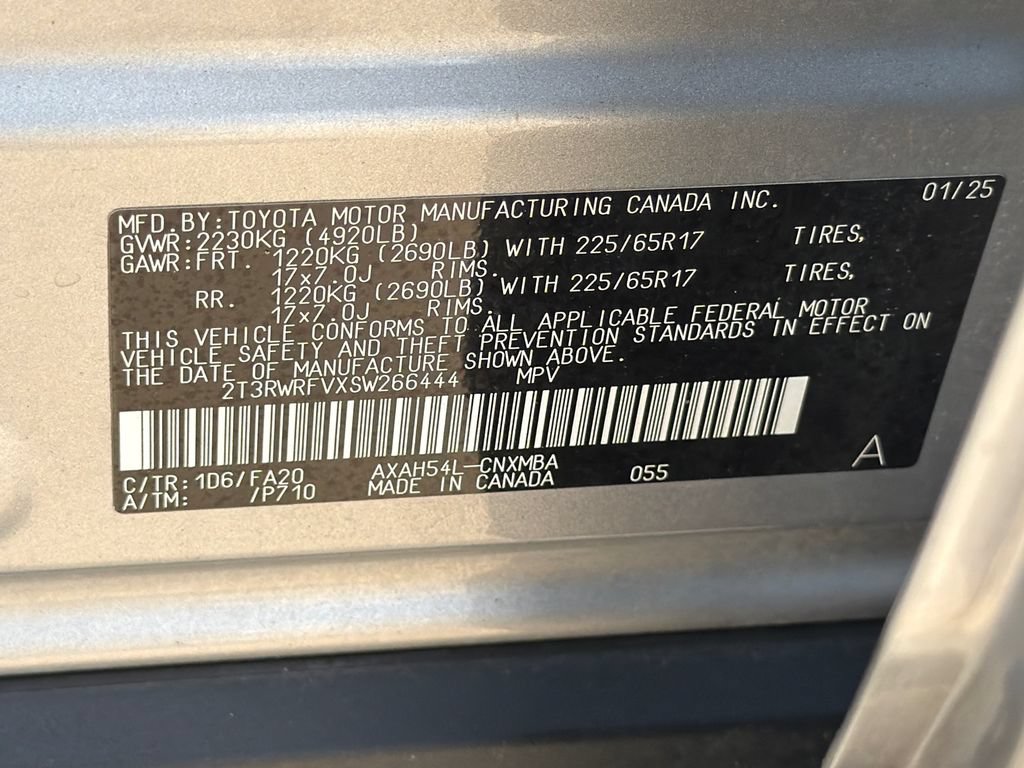 Used 2025 Toyota RAV4 XLE AWD/4WD image 31