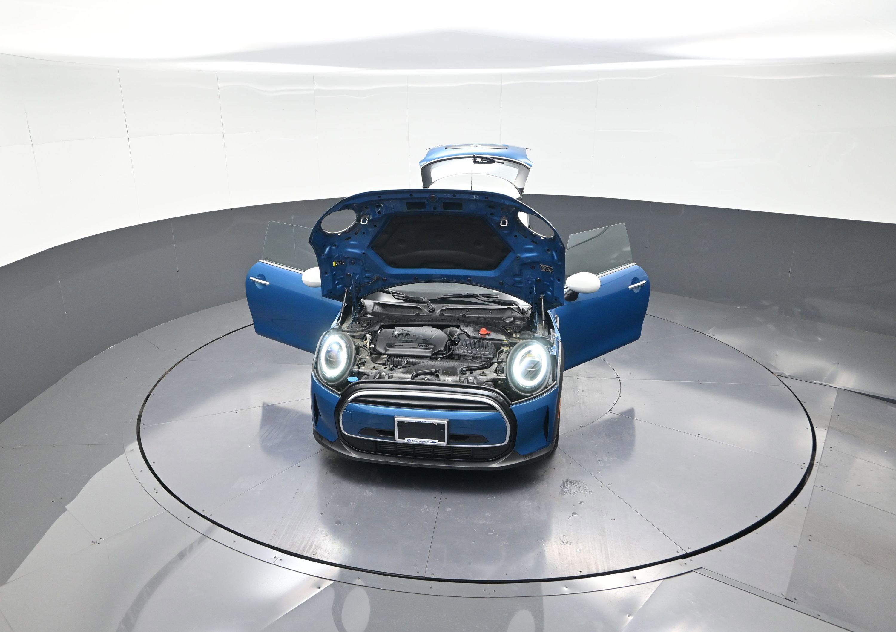 Used 2022 MINI Cooper 2-Door Hardtop image 12