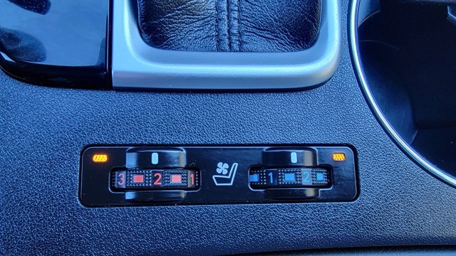 Used 2019 Toyota Highlander Limited AWD image 34