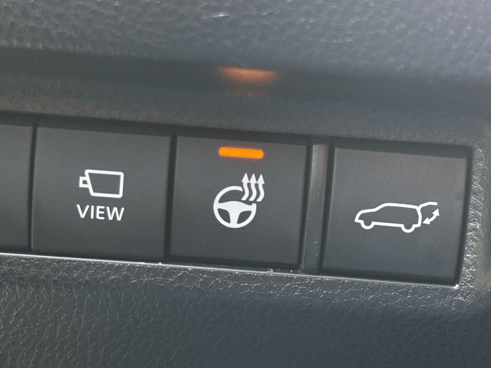 Used 2020 Toyota RAV4 Limited AWD/4WD image 30