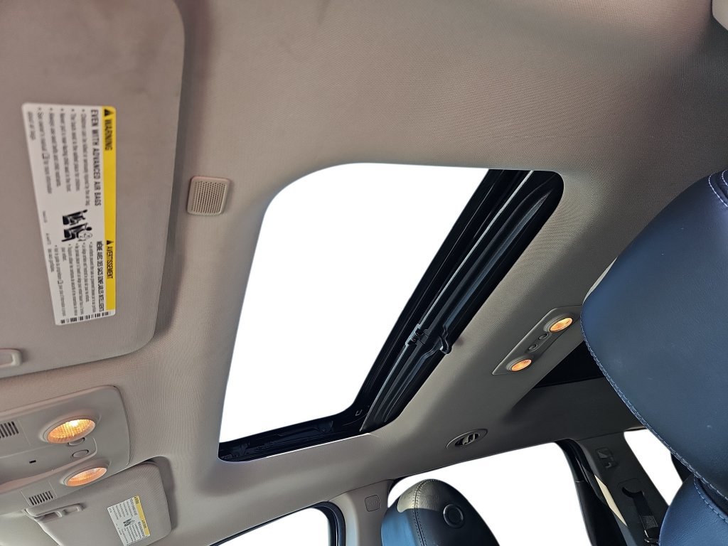 Used 2017 Chevrolet Traverse LT FWD image 29