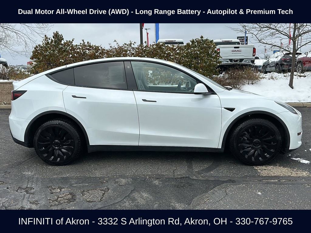 Used 2022 Tesla Model Y Long Range image 14