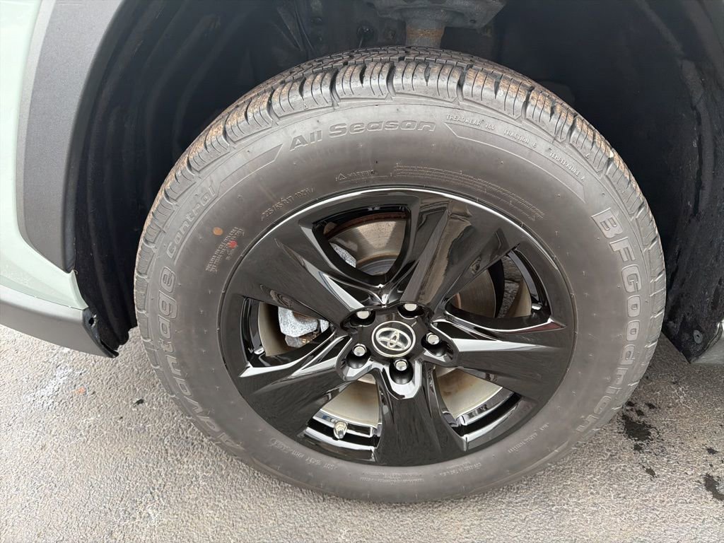 Used 2019 Toyota RAV4 XLE image 10