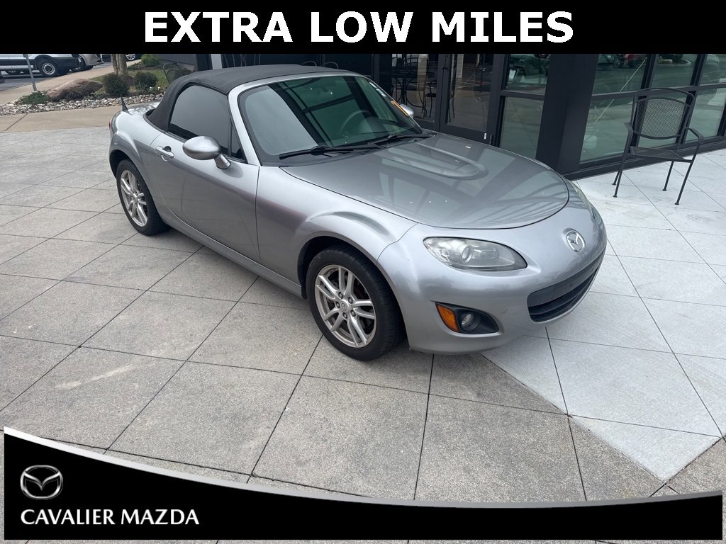Used 2010 MAZDA MX-5 Miata Sport image 3