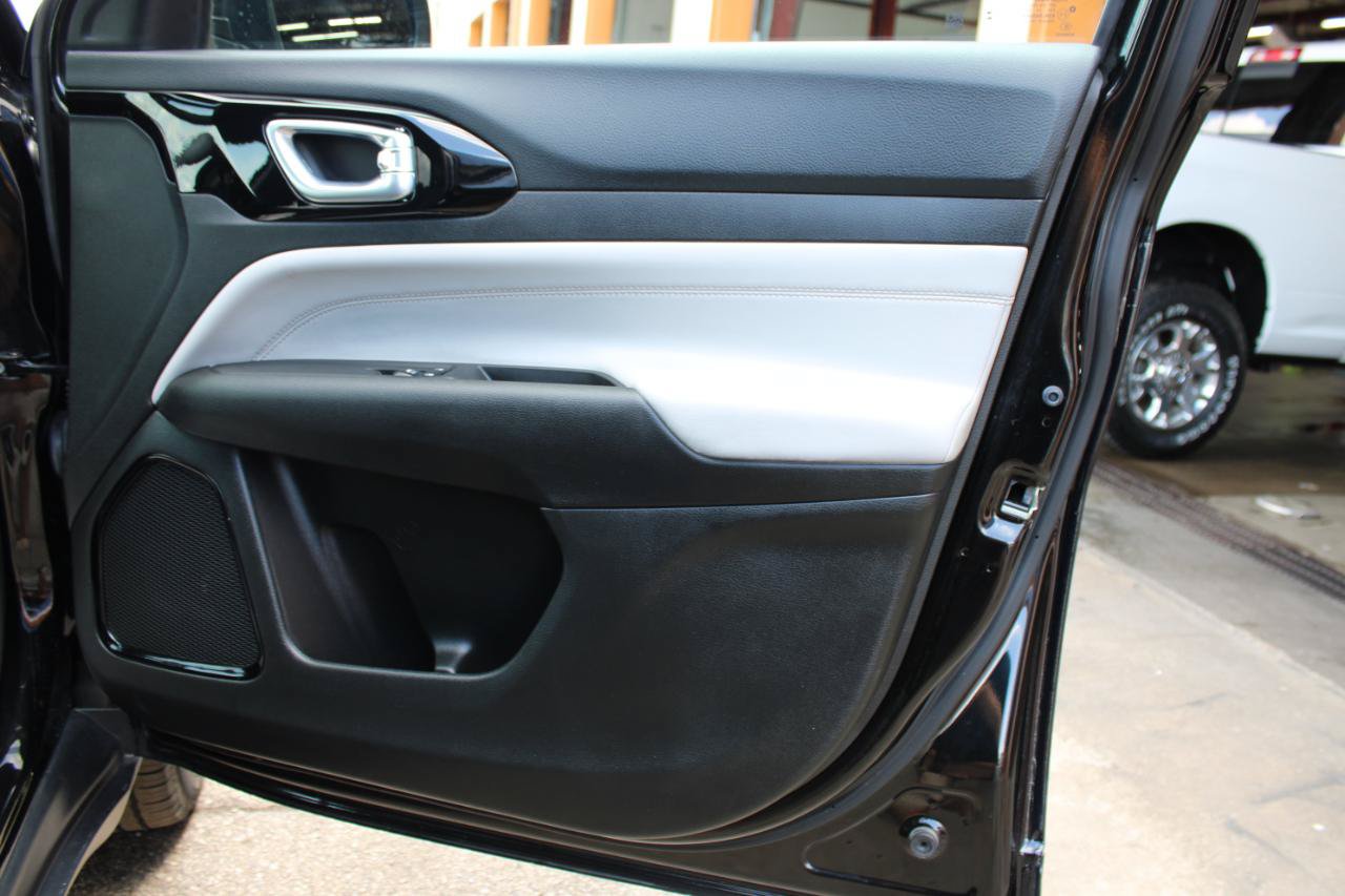 Used 2023 Jeep Compass Limited AWD/4WD image 45