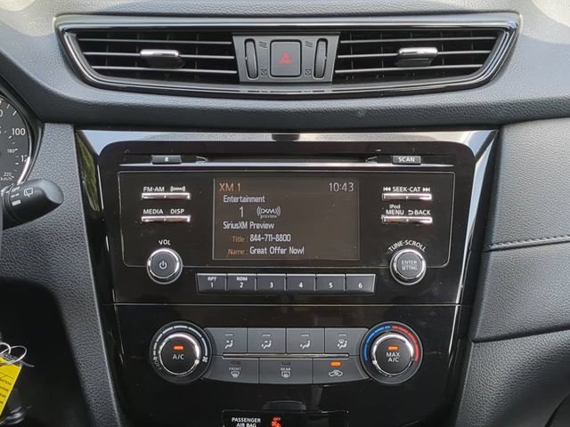 Used 2017 Nissan Rogue S AWD/4WD image 17