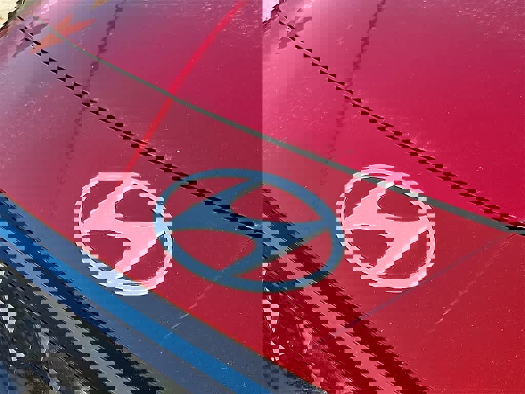 Used 2025 Hyundai Elantra Limited image 31