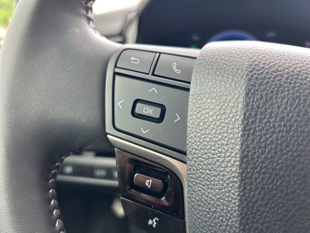 Used 2025 Toyota Camry SE w/ Convenience Package FWD image 20