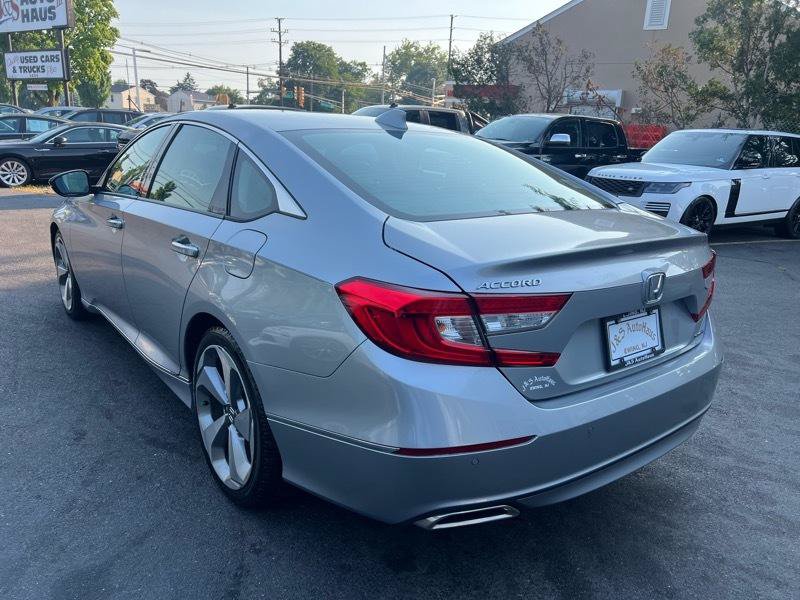 Used 2018 Honda Accord Touring image 4