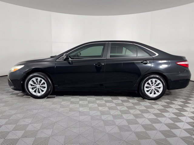 Used 2017 Toyota Camry LE FWD image 7