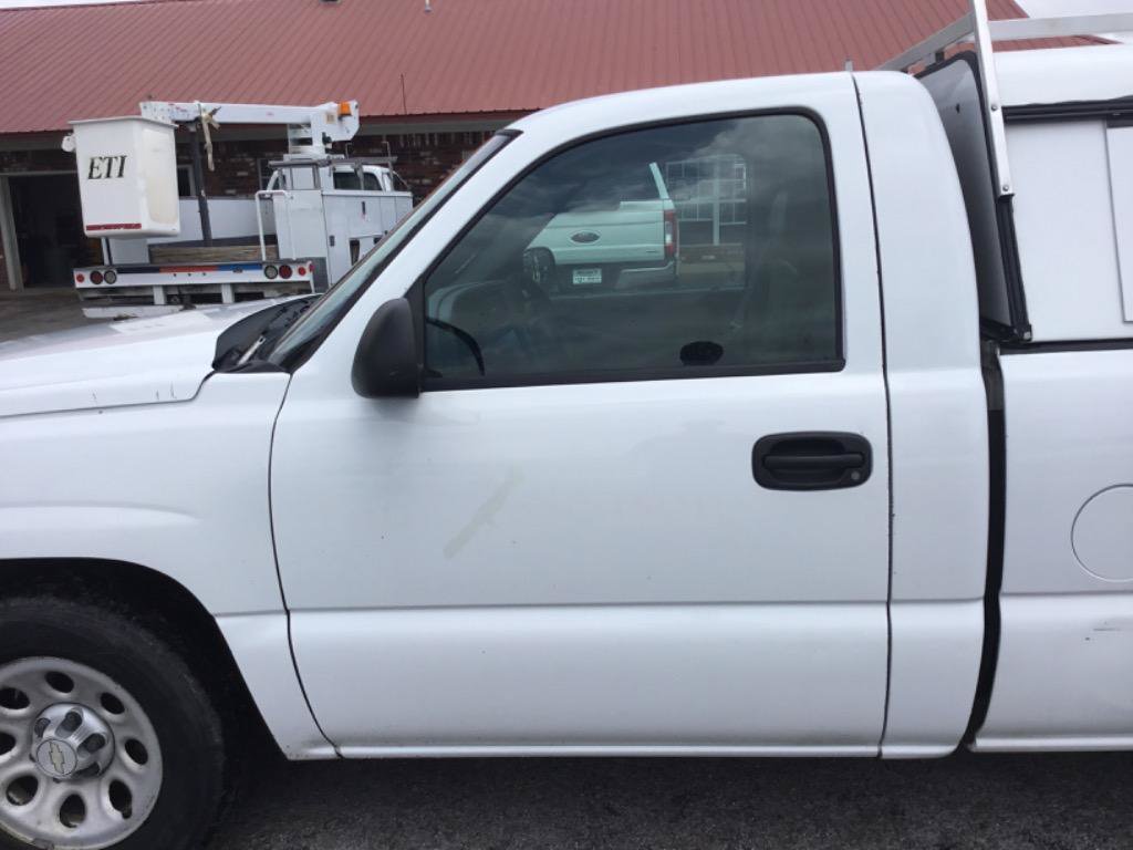 Used 2006 Chevrolet Silverado 1500 W/T RWD image 6