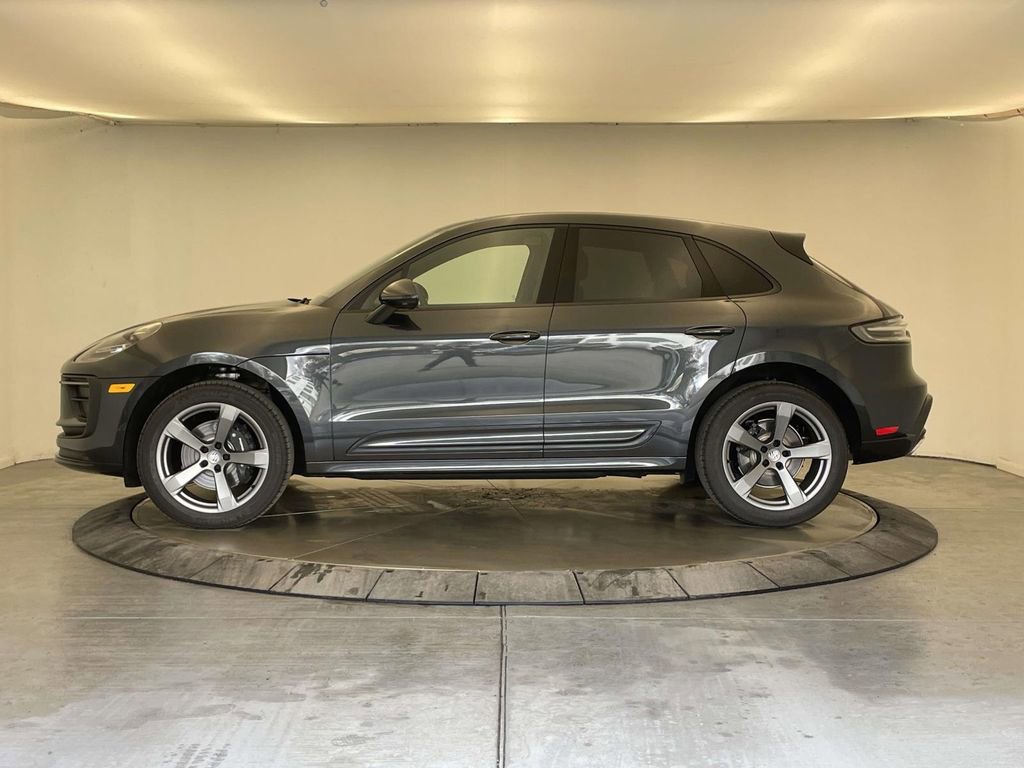 New 2026 Porsche Macan image 2