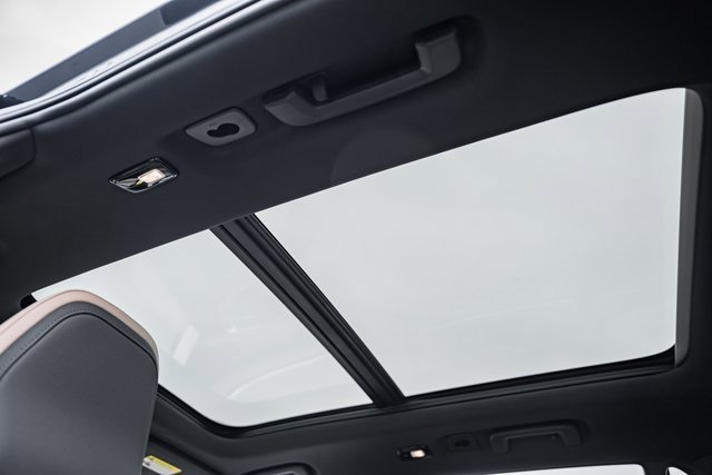 New 2026 Volvo XC90 B6 Plus w/ Protection Package Premier image 35